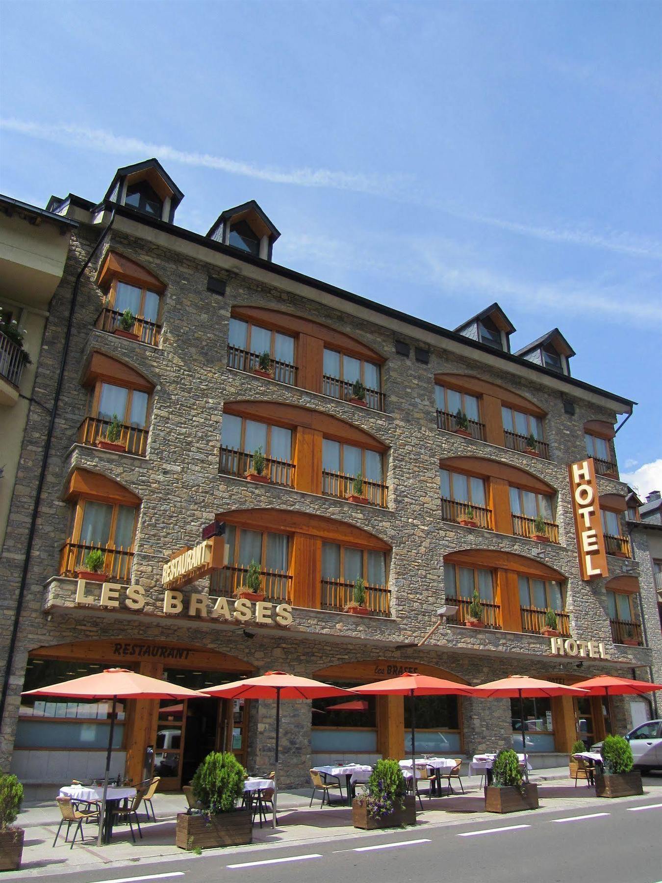 Hotel Restaurant Les Brases Sort Exteriör bild